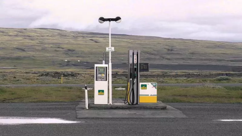Paiement à la pompe à essence : quand faire le plein coûte 150 € 